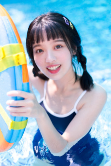 女生下面有透明粘稠物体是什么